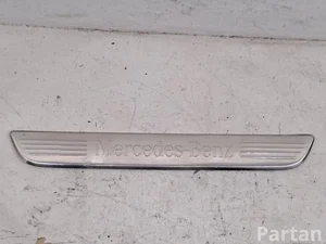Mercedes-Benz A2576802701, A2056804209, A2056800035, A2576802101 C-CLASS (W205) 2015 Bordure de seuil de porte