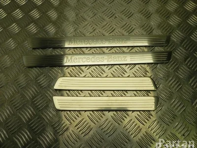 Mercedes-Benz A 166 686 04 36, A 166 686 19 36 / A1666860436, A1666861936 M-CLASS (W166) 2014 Garniture de seuil  - Image 1