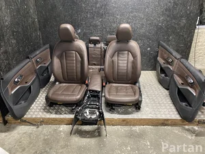 BMW 3 (G21) 2019 Sitze komplett Türverkleidung Armlehne 