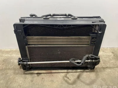 BMW 8509743, 7599666 7 (F01, F02, F03, F04) 2014 Radiateur - Image 1