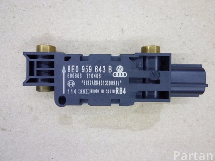 AUDI 8E0 959 643 B / 8E0959643B A4 (8EC, B7) 2007 Impact Crash Sensor 