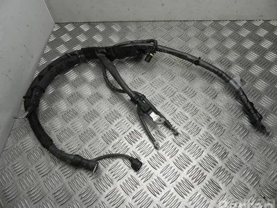 Mercedes-Benz A 213 540 10 87 / A2135401087 E-CLASS (W213) 2018 Fils du compartiment moteur - Image 1