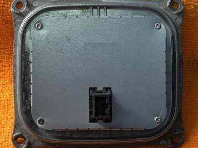 Chrysler 147000015100 Pacifica 2017 Valdymo blokas pasisukančių žibintų - Nuotrauka 1