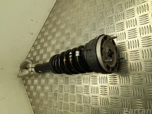 Jaguar J9D3-18B037-AD / J9D318B037AD I-PACE 2019 Амортизацион. стойка, в сборе спереди справа