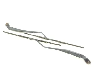 Dodge 68338925AB, D68338925AB, 68338924AA, P68338924AA RAM 1500 IV gen 2019 Bras d'essuie-glace complect