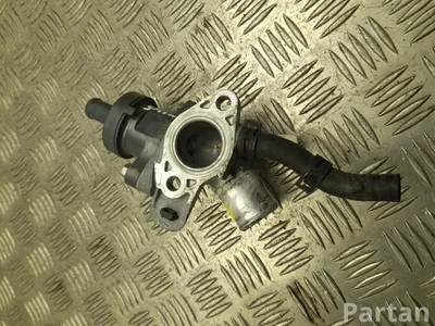 Toyota 6E12AJ0245 PRIUS (_W5_) 2016 Korpus termostatu - Zdjęcie 1