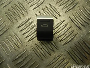Audi 4K0 959 831 / 4K0959831 A6 (C8/4K) (2018 - ) 2019 Bouton du coffre à bagages
