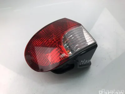 Hyundai H-1 / STAREX 2004 Feu arrière - Image 1