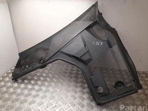 Mercedes-Benz A2058308902 C-CLASS T-Model (S205) 2015 Garniture de capot d'essuie glace