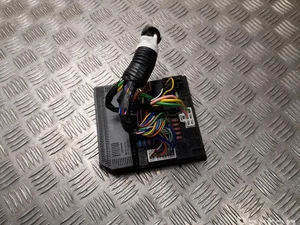 Nissan 284B7 4JU2C / 284B74JU2C NP300 NAVARA Pickup (D23) 2016 Boîte à fusibles