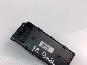 Hyundai 93570-B4100 / 93570B4100 i10 (BA, IA) 2019 Botón de elevación de ventanas