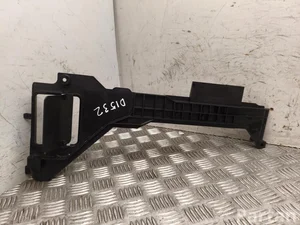 BMW 11074810 3 (E90) 2010 Support pour radiateur