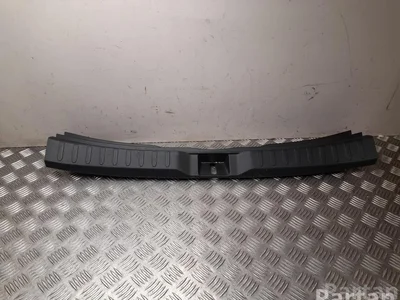 Toyota 58387-42130 / 5838742130 RAV 4 V 2021 Couvercle pour porte-cadenas - Image 1