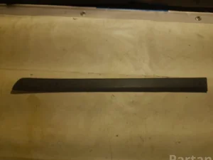 Volvo 8650021 S60 I 2003 Накладка декоративная сзади слева