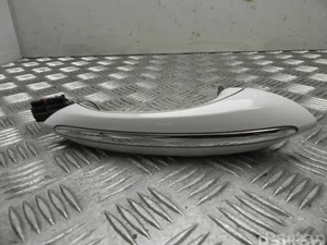 BMW 596 5 Touring (F11) 2016 Poignée de porte Right Front