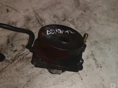 Opel 55205446 INSIGNIA A (G09) 2010 Pompe à vacuum - Image 1