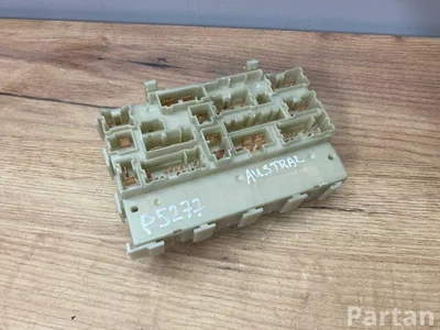 Renault 243809134R AUSTRAL 2024 Fuse Box - Image 1
