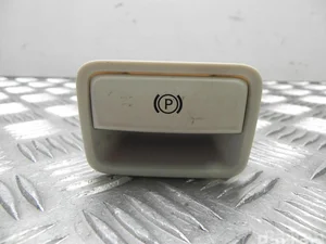 Mercedes-Benz A 246 905 04 51 / A2469050451 SL (R231) 2013 Levier de frein à main