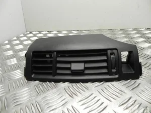 Toyota 55670-0F040 / 556700F040 VERSO (_R2_) 2015 Évent