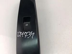 Toyota 74272-33380 / 7427233380 Camry XV70 2018 Bouton de lève-vitre