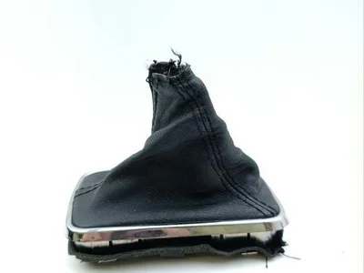 Maserati GRAN TURISMO 2011 Pavarų svirties apvalkalas - Nuotrauka 1