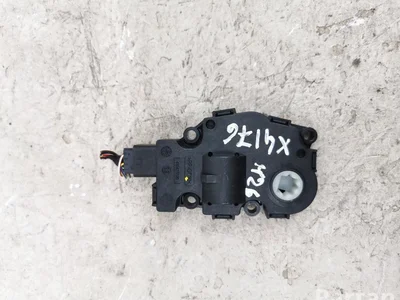 BMW CZ113930, CZ113930-1400, 19102018, EFB4923 / CZ113930, CZ1139301400, 19102018, EFB4923 2 Gran Tourer (F46) 2018 Moteur de réglage pour volet de régulation - Image 1