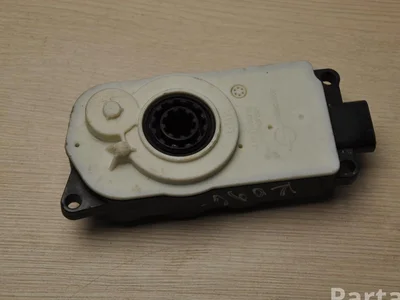 BMW 9464869 ; 5811R1000 / 9464869, 5811R1000 3 (G20) 2020 Moteur de réglage pour volet de régulation - Image 1