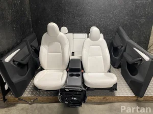 Tesla Model Y 2025 Fotele, Kanapa, Komplet Panel drzwi Podłokietnik 