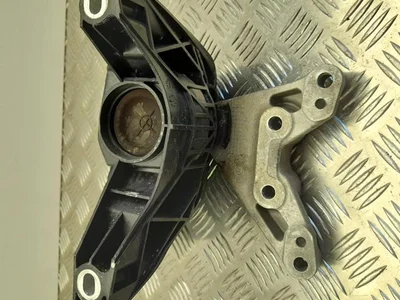 Opel EB2PT Combo E 2020 Support moteur - Image 1