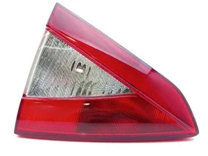 Maserati 231567 GRAN TURISMO 2011 Lampy tylne z lewej USA