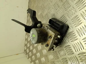 Mazda DH0N437A0A CX-3 (DK) 2015 Unité de commande hydraulique ABS