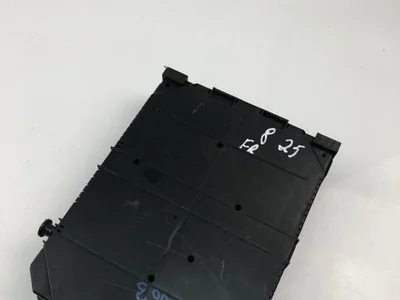 Peugeot 9830790580 3008 SUV 2019 Boîte à fusibles - Image 1