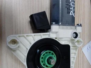 Mercedes-Benz A 207 820 04 42 / A2078200442 E-CLASS Coupe (C207) 2010 Moteur de lève-vitre Right Front