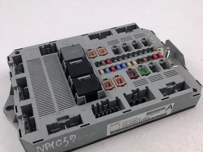 Jaguar 9X23-14D628-AC / 9X2314D628AC XF (X250) 2014 Boîte à fusibles - Image 1