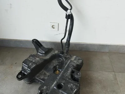 BMW 8 740 421, 5A25DC5, 5A43F67 / 8740421, 5A25DC5, 5A43F67 1 (F70) 2025 Réservoir Adblue - Image 1