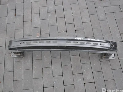 Škoda 5E0807109 OCTAVIA III Combi (5E5) 2015 renforcement parachoques - Image 1