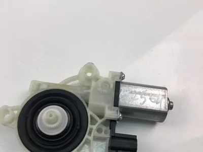 Ford L1TB-14A389-DB / L1TB14A389DB Puma 2020 Moteur de lève-vitre Left Rear - Image 1