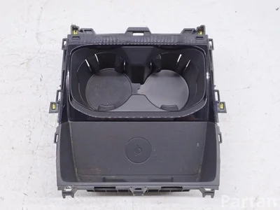 Mazda DMSTG039X, DPTJ66CHX CX-30 DM 2025 Uchwyt na napoje - Zdjęcie 1