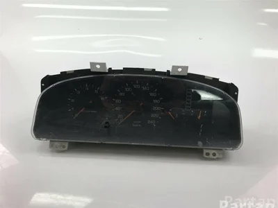 Mazda GA5TA 626 IV (GE) 1996 Tableau de bord - Image 1