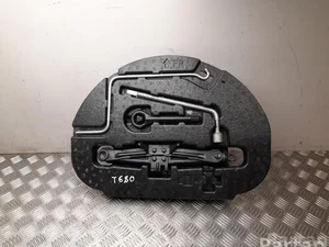 Toyota 64777-47080 / 6477747080 PRIUS PLUS (_W4_) 2015 Boîte à outils