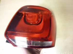 Volkswagen 6R0 945 096 AA, 6R0 945 112 H, 6R0 945 258 H / 6R0945096AA, 6R0945112H, 6R0945258H POLO (6R, 6C) 2010 Feu arrière