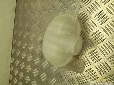 Ford USA LJ93-8A080-AC / LJ938A080AC Mustang Mach-E 2022 Vase d'expansion du liquide de refroidissement - Image 1