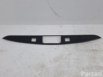 Mercedes-Benz A2057401200 C-CLASS (W205) 2015 Mango del maletero - Imagen 1