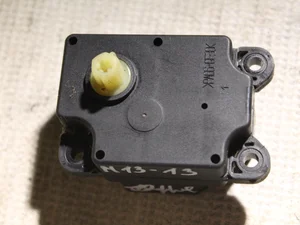 Volvo 30676511 XC70 CROSS COUNTRY 2006 Moteur de réglage pour volet de régulation