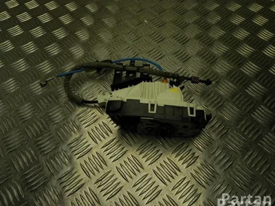 Mercedes-Benz A 099 720 23 01 / A0997202301 CLA Coupe (C117) 2015 Serrure de porte Left Front - Image 1