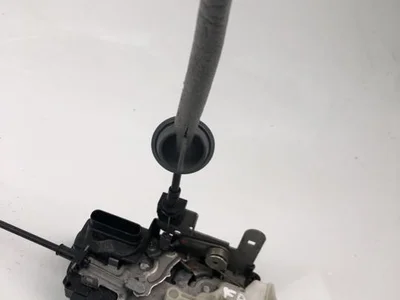 Volvo 31301430 V40 Hatchback 2013 Serrure de porte - Image 1