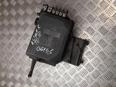 Vauxhall 39040853 ASTRA Mk VII (K) 2016 Boîte à fusibles - Image 1