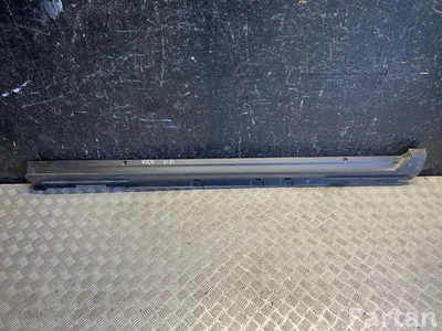 Toyota 75851-52120 / 7585152120 Yaris Cross XP210 2025 Nakładka progu lewa strona - Zdjęcie 1