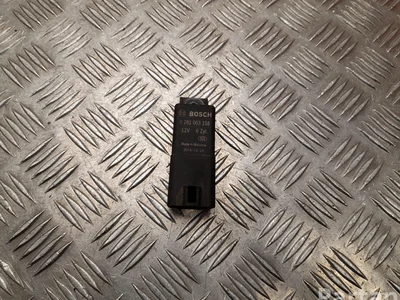 Volkswagen 4M0 907 282 E / 4M0907282E AMAROK Platform/Chassis (S1B) 2017 Relay, glow plug system - Image 1