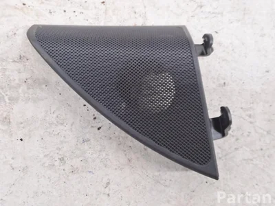 Mercedes-Benz A2057200248 C-CLASS (W205) 2016 Rejillas de altavoces - Imagen 1